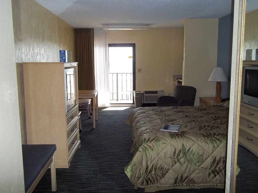 Holiday Inn Express & Suites Oceanfront Daytona Beach Shores By Ihg Exterior foto