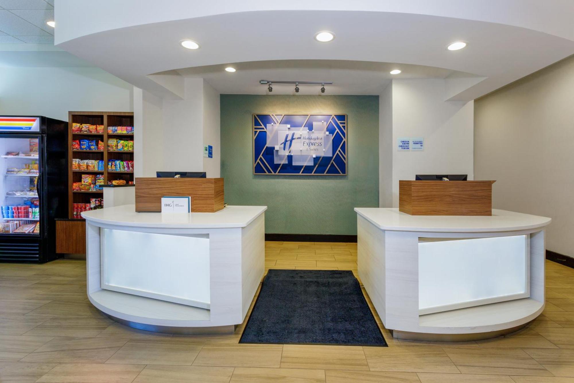 Holiday Inn Express & Suites Oceanfront Daytona Beach Shores By Ihg Exterior foto