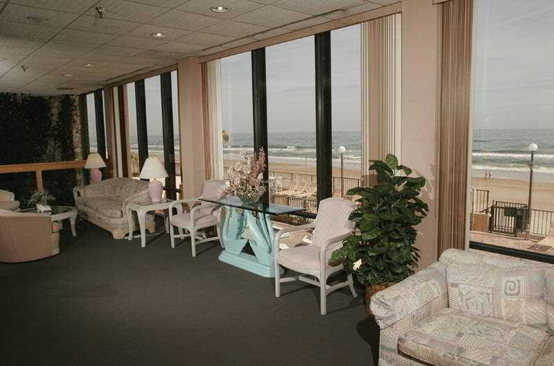 Holiday Inn Express & Suites Oceanfront Daytona Beach Shores By Ihg Interior foto